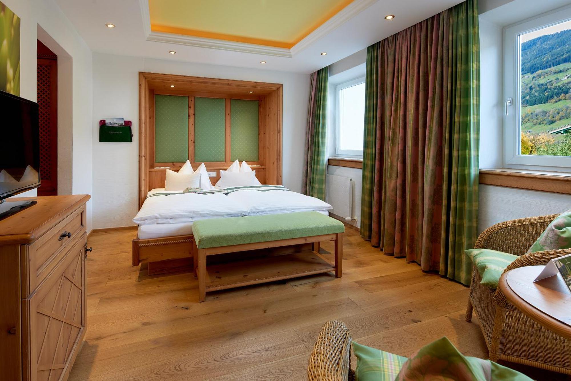 Wanderhotel Kirchner Bramberg am Wildkogel Exterior photo